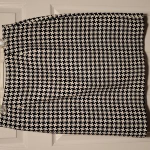 Studio C Houndstooth Skirt